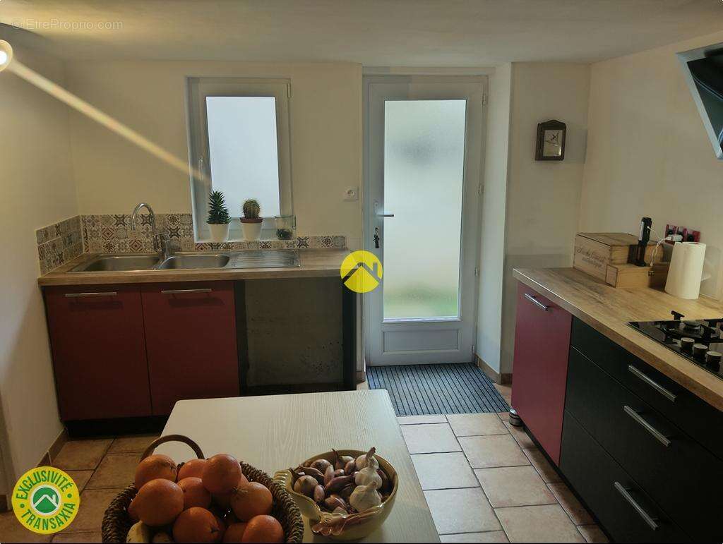 Maison à LE VEURDRE