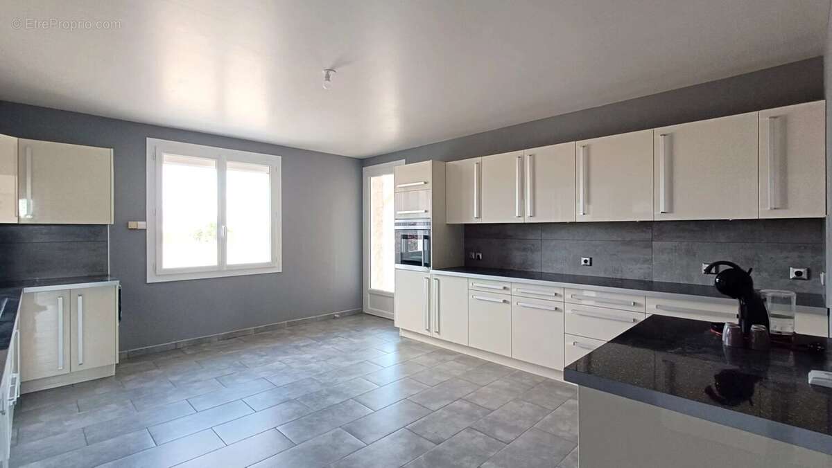 Maison à NEUVILLE-DE-POITOU