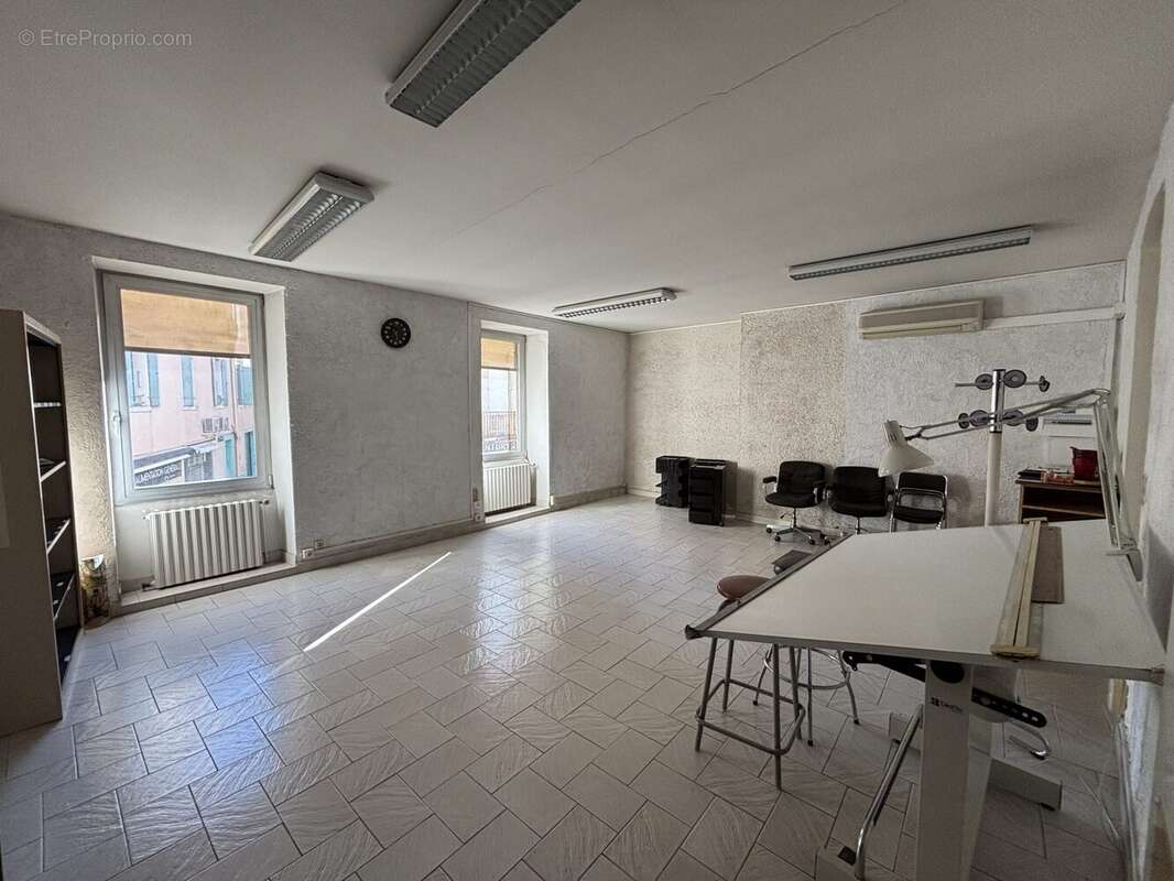 Appartement 160 m² à Aubenas  - photo 7
