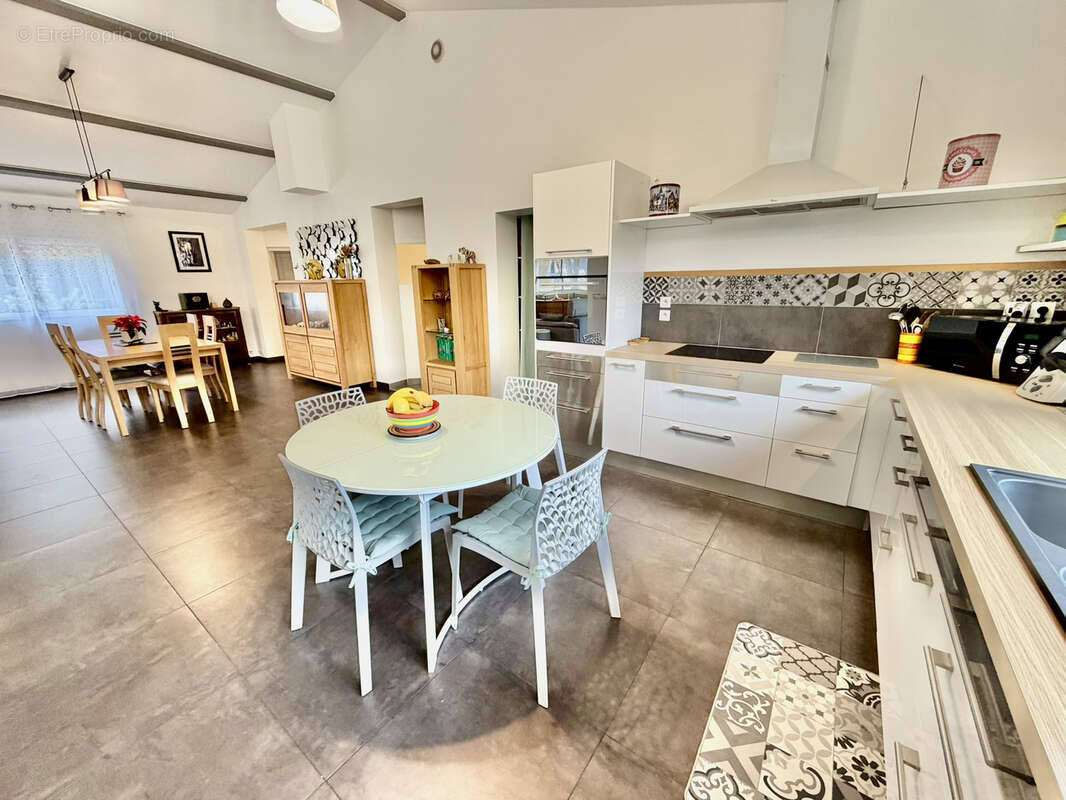 Villa de plain pied avec vue imprenable sur le Ventoux - photo 25