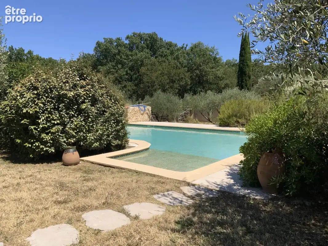 Charmante maison spacieuse avec terrain arboré et piscine. - photo 5