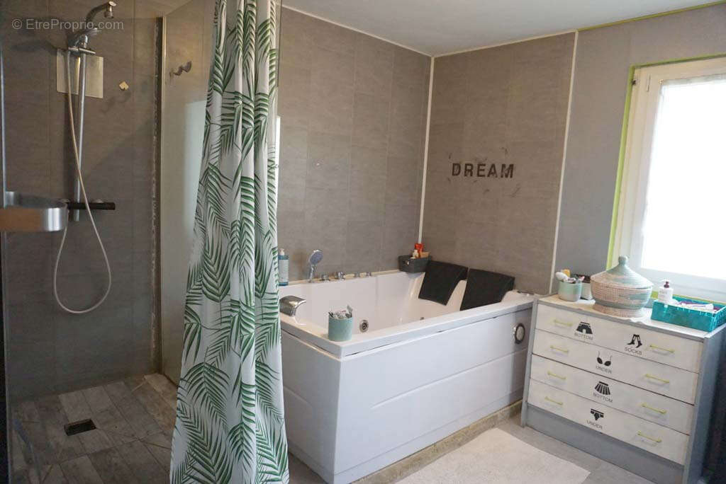 Maison à PARAY-LE-MONIAL