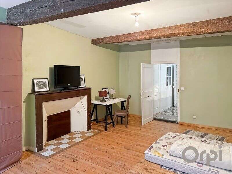 Centre historique de LECTOURE, maison de ville habitable avec petit extérieur à aménager - photo 13