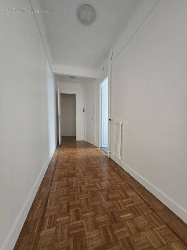 Appartement à PARIS-7E