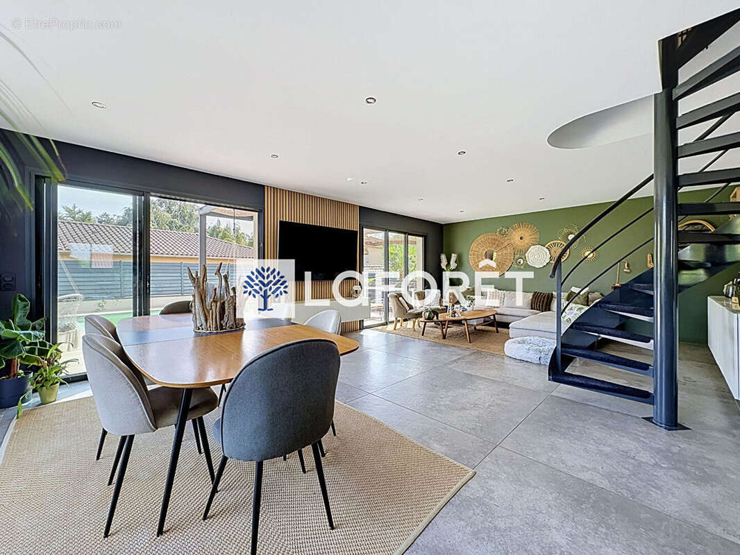 Villa Mas Rillier 5 pièces 145.30 m² avec jardin, piscine et garage - photo 4