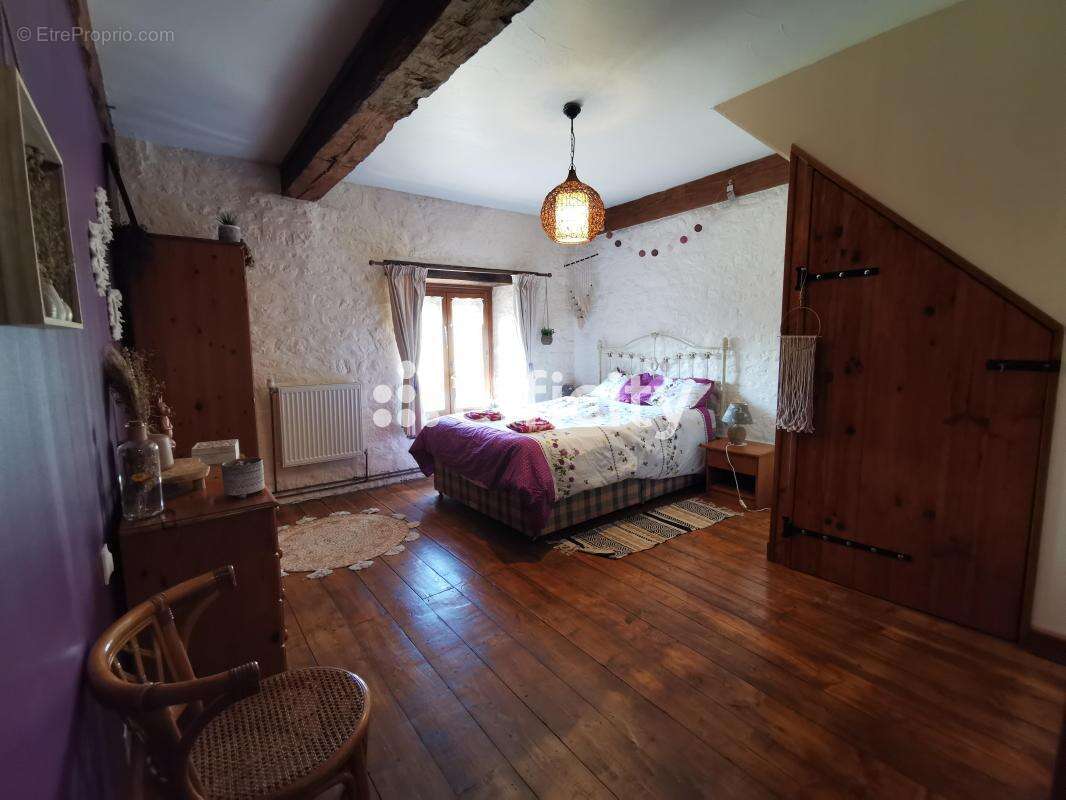 Maison à SAINT-SEVER-CALVADOS