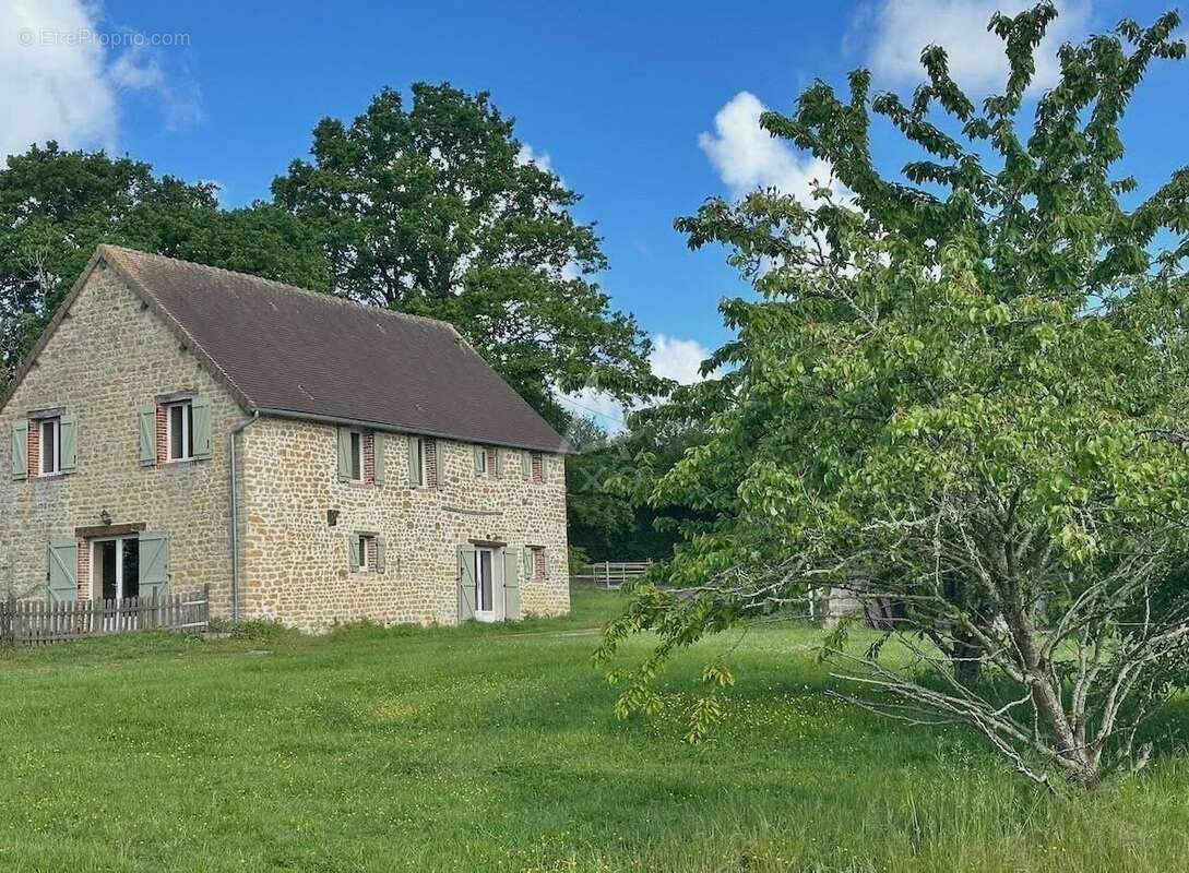 Maison à LE PIN-AU-HARAS
