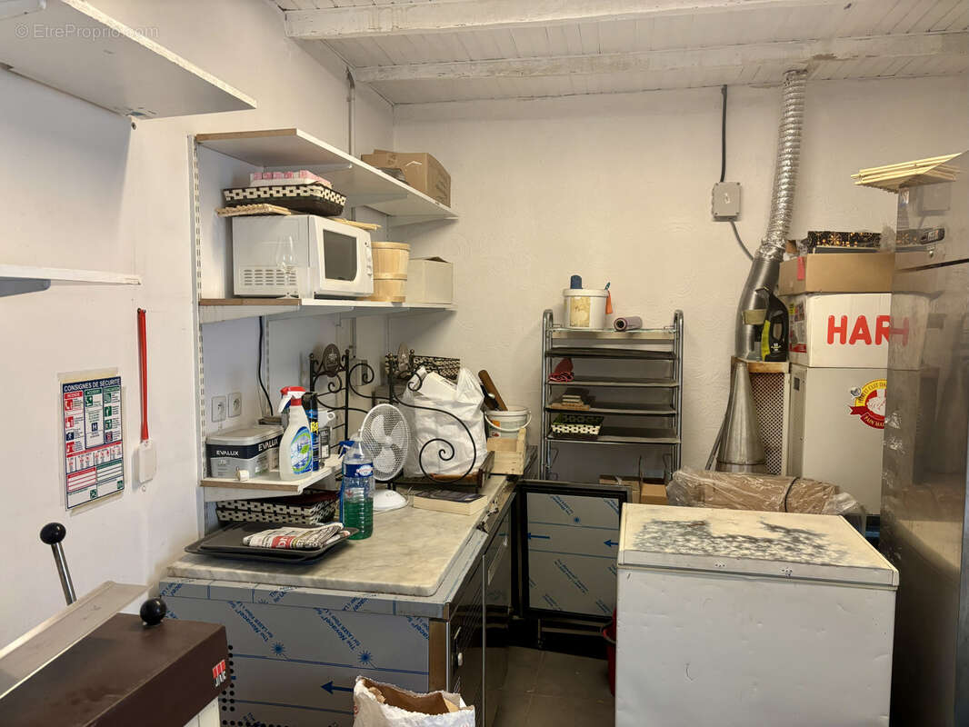 Commerce à NAGES-ET-SOLORGUES