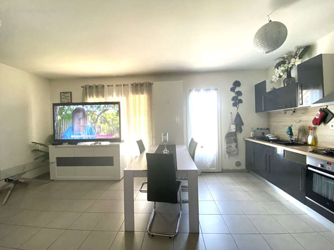 Appartement à VEYNES