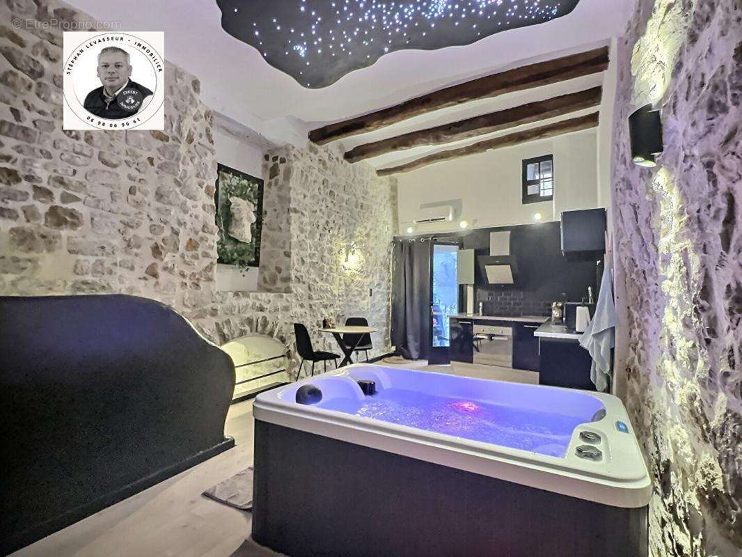 Appartement à LORGUES