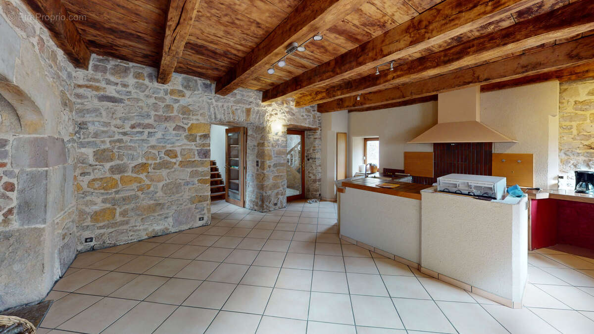 Maison à MONTROZIER