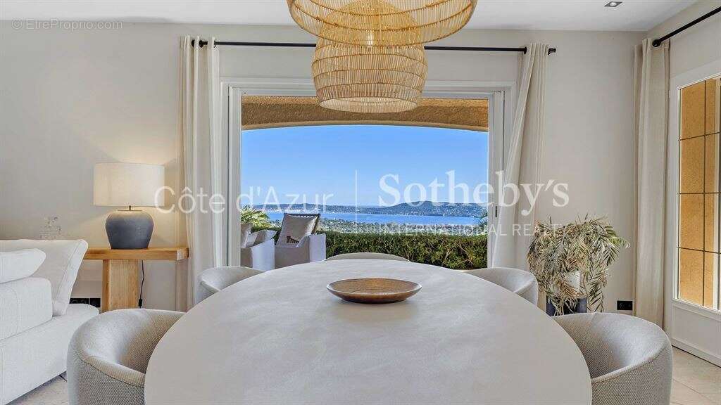 Maison de prestige à vendre dans le Golfe de Saint-Tropez, avec héliport privé - photo 5