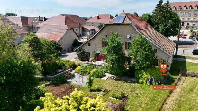 Maison à LEVIER