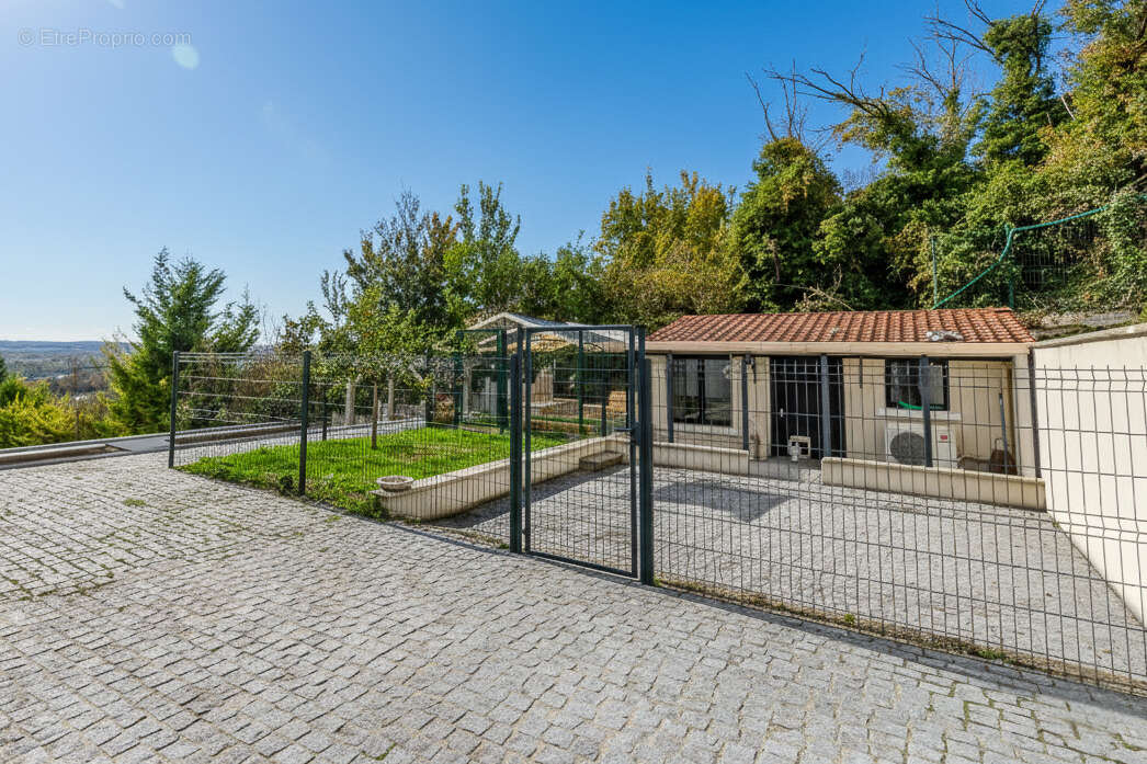 Maison à FOLLAINVILLE-DENNEMONT