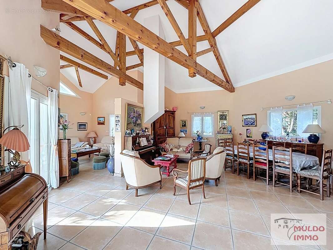 Maison à LA TOUR-DU-PIN