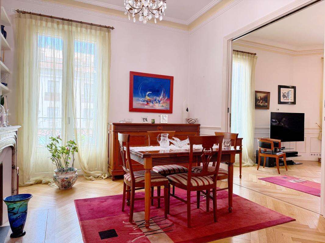 Appartement bourgeois 4P, 117 m², balcons, cave et garage – Cannes Carnot, gare à pied  - photo 3