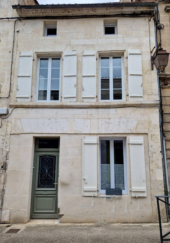 Maison à CHATEAUNEUF-SUR-CHARENTE
