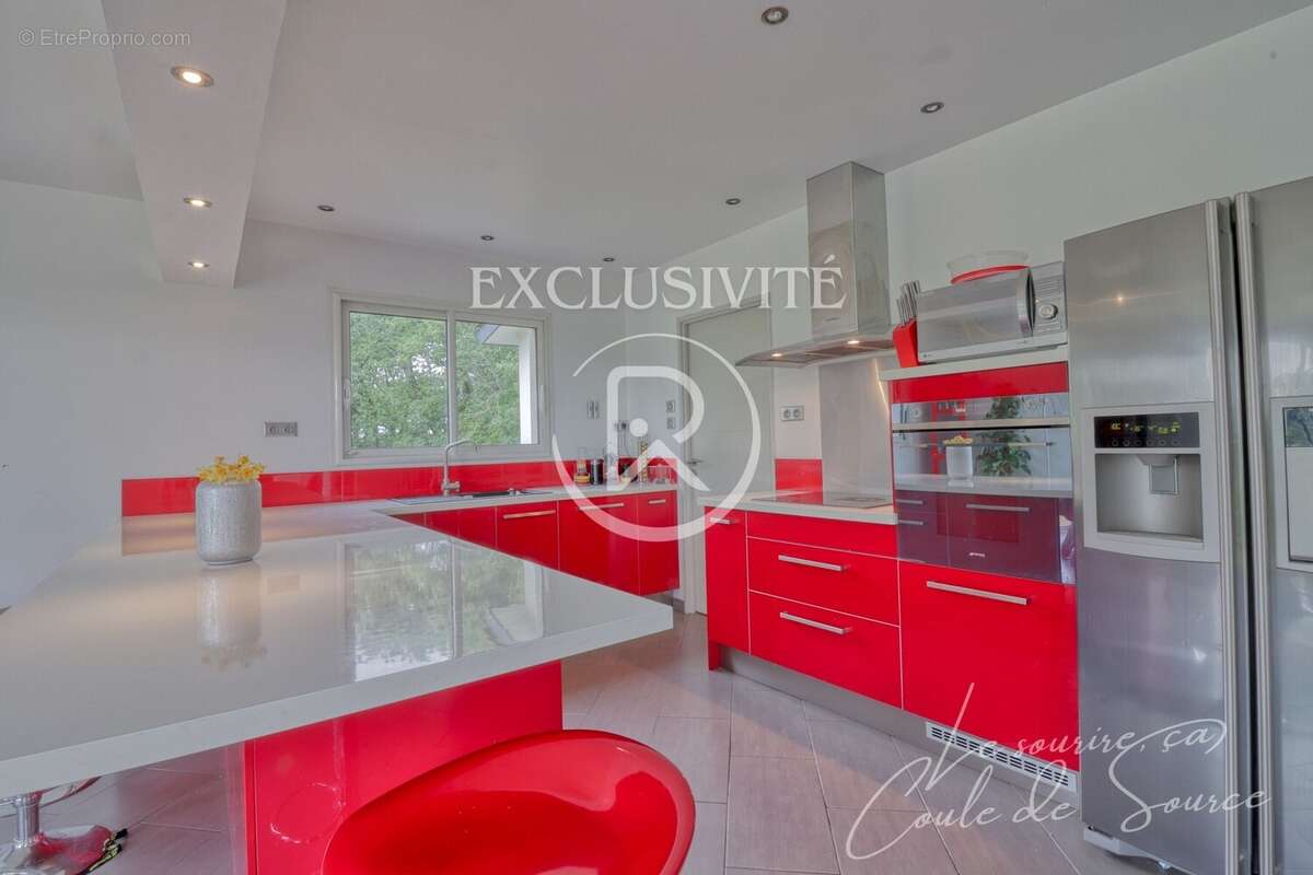 cuisine lisle jourdain - copie - Maison à L&#039;ISLE-JOURDAIN