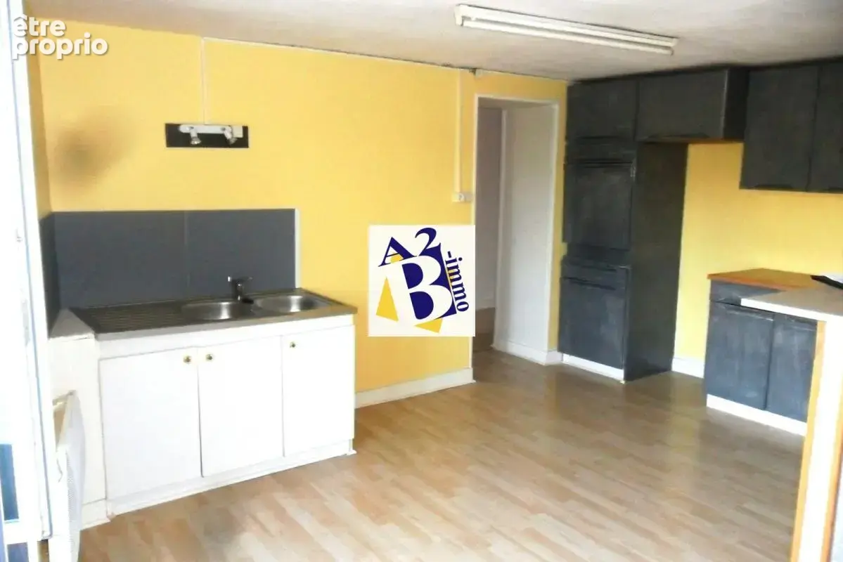 RUELLE SUR TOUVRE, immeuble de rapport, 3 lots - photo 11