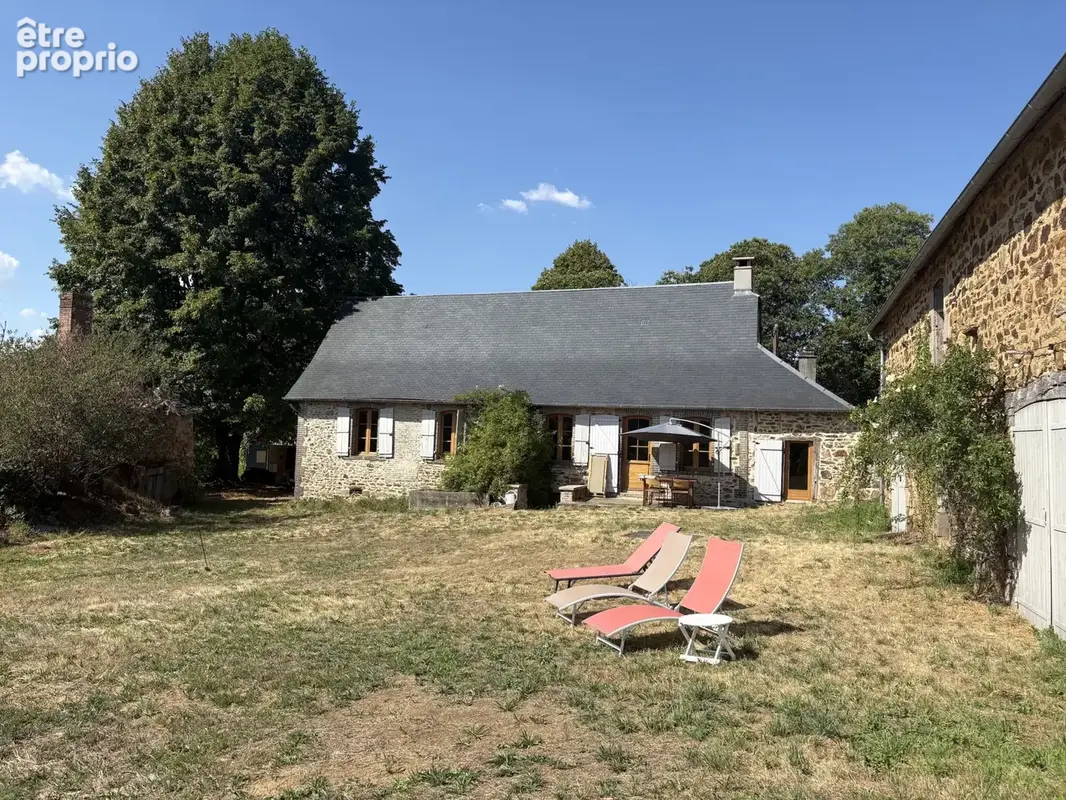 Beyssac : Fermette avec maison d'habitation, grange Auvergnate avec grand espace studio et 1,54 hectares du te - photo 16