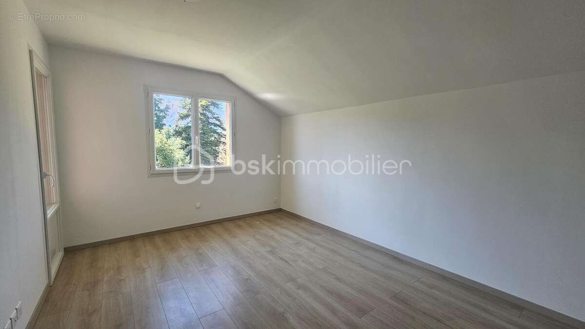 Maison rénovée 4 chambres 150 m² - photo 9