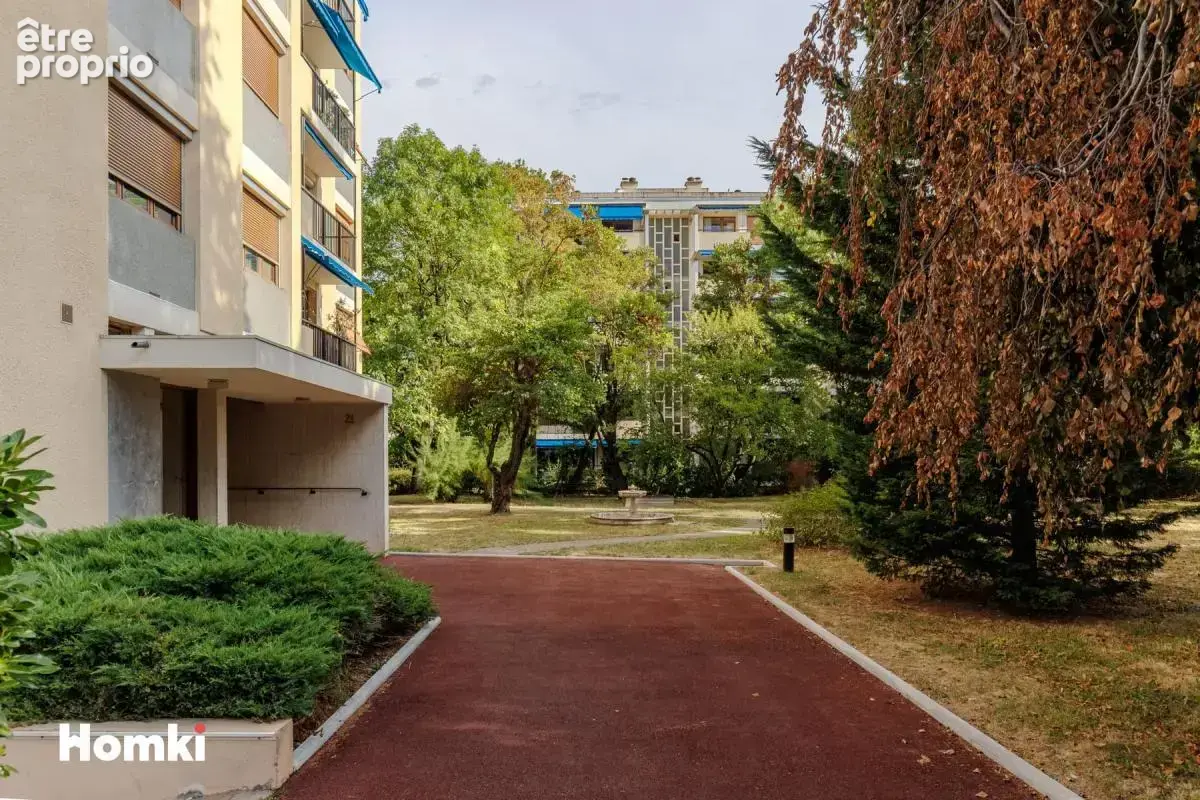 COUP DE CŒUR À BRON ÉGLISE , à vendre T4 de 104m² - photo 10