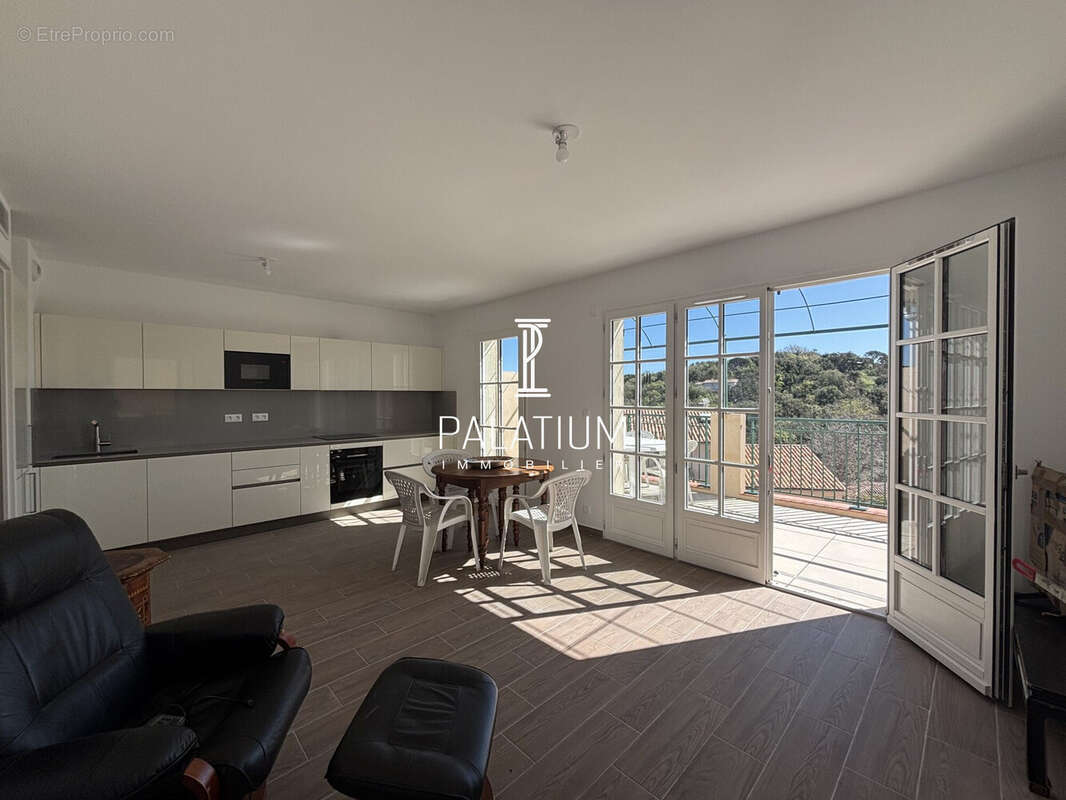 Appartement à GRIMAUD