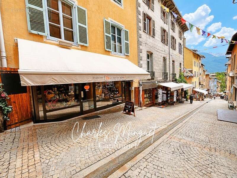 Murs et fonds de commerce — cité vauban — briançon - photo 2