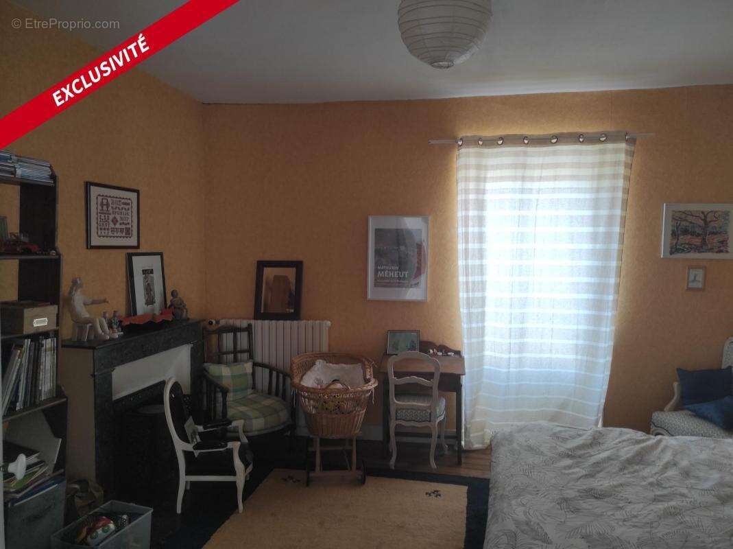 Maison à SAINT-JEAN-D'ANGELY