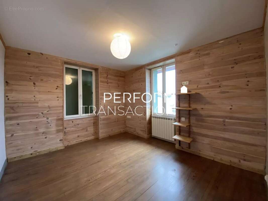 Appartement à LA MURE