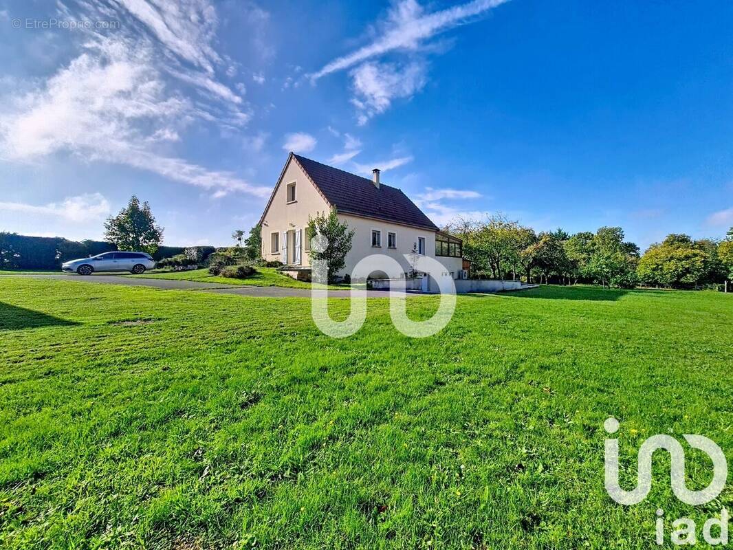 Photo 1 - Maison à SAINT-JEAN-LES-DEUX-JUMEAUX