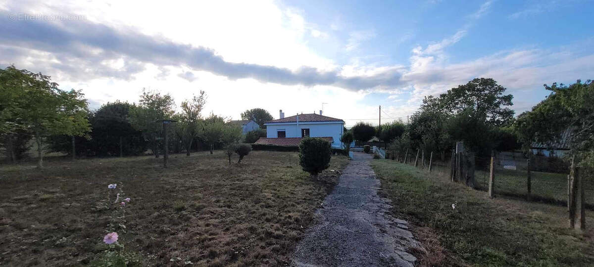 Maison à SAINT-FORT-SUR-GIRONDE