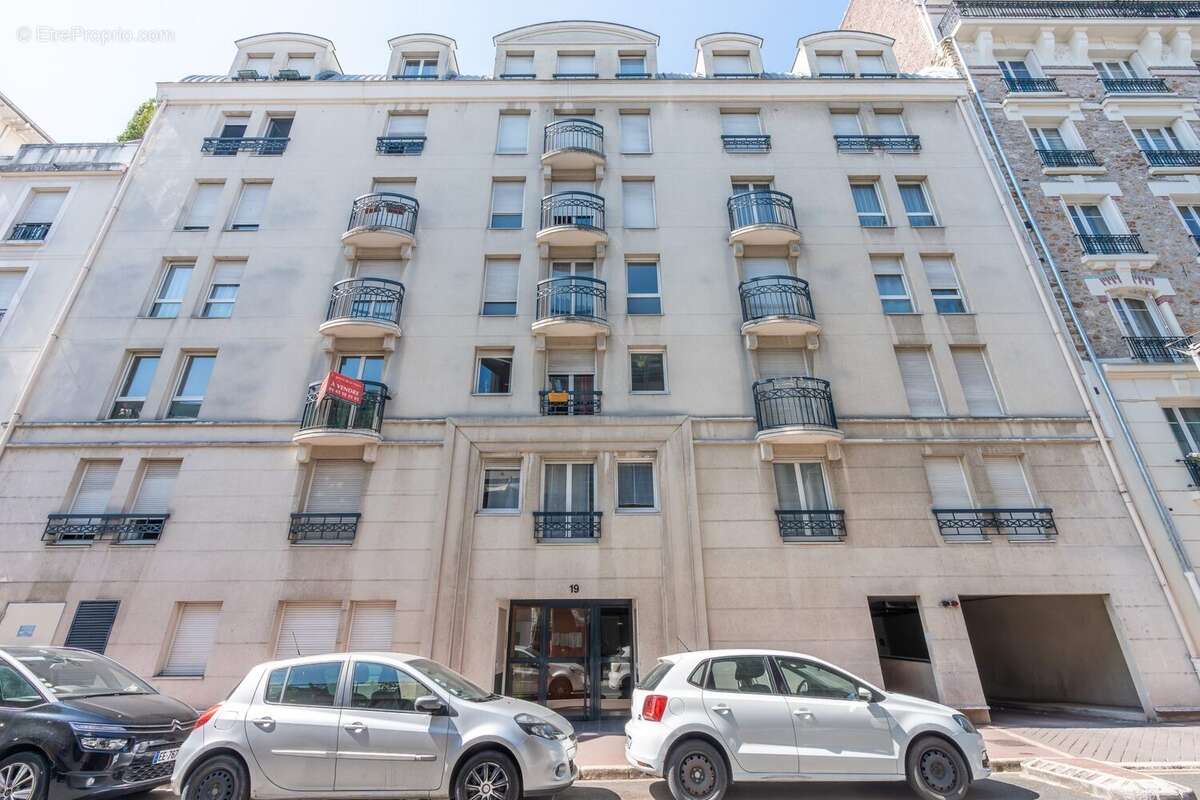 Appartement à CHARENTON-LE-PONT