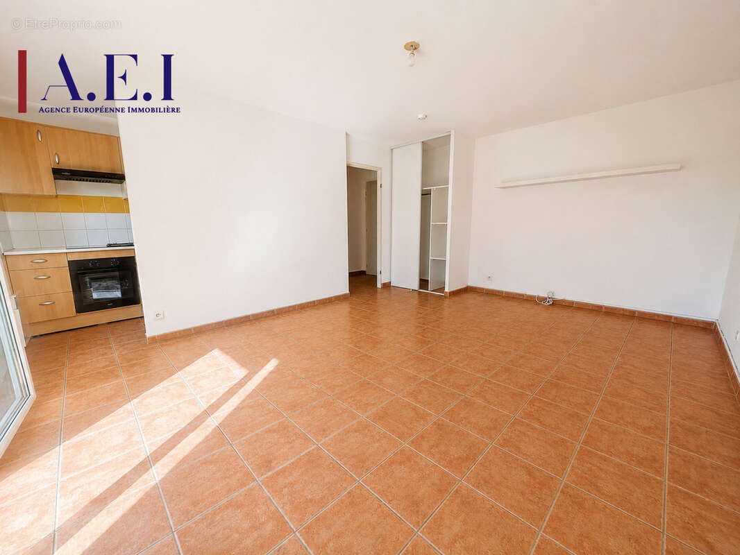 Appartement T2 avec terrasse et stationnement privatif - photo 5