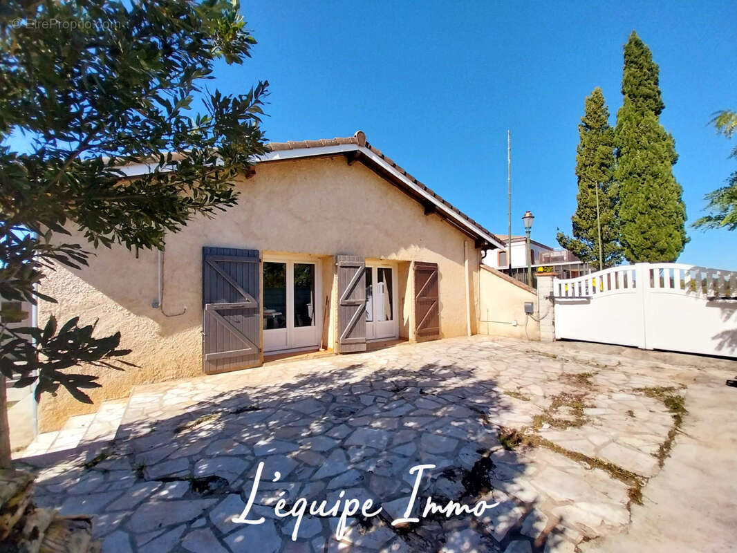 Maison à PUJAUDRAN