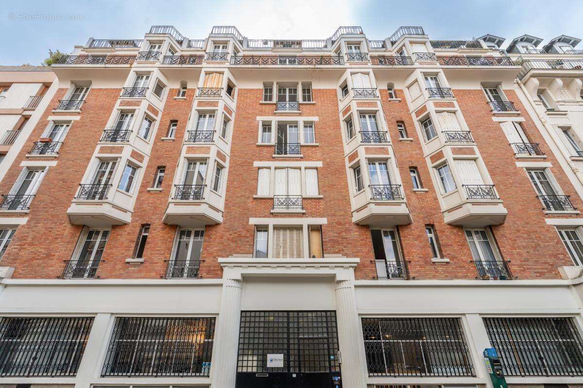 Appartement à PARIS-14E