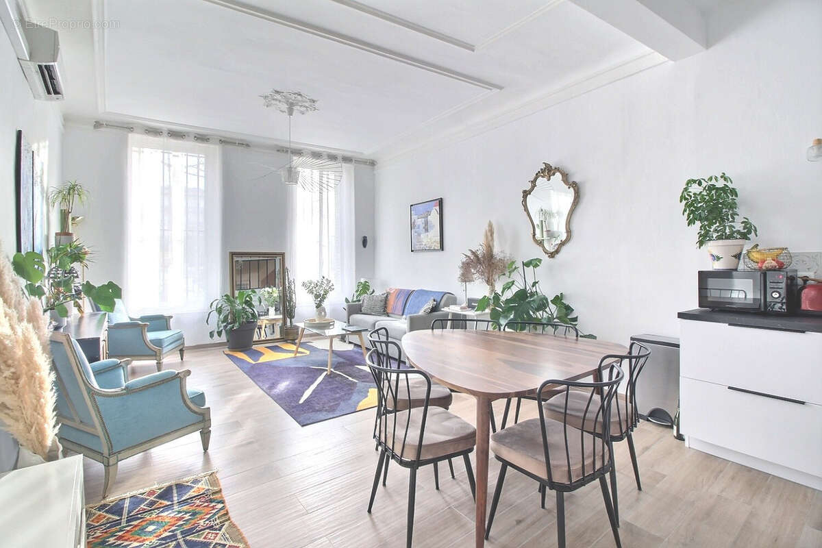 Appartement à MARSEILLE-1E