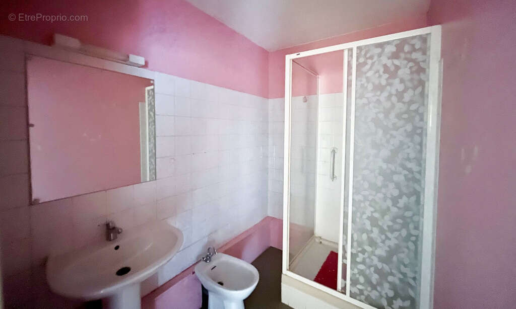 Appartement 72 m² à Gardanne  - photo 11