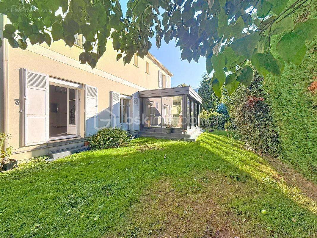 Maison à LES PAVILLONS-SOUS-BOIS