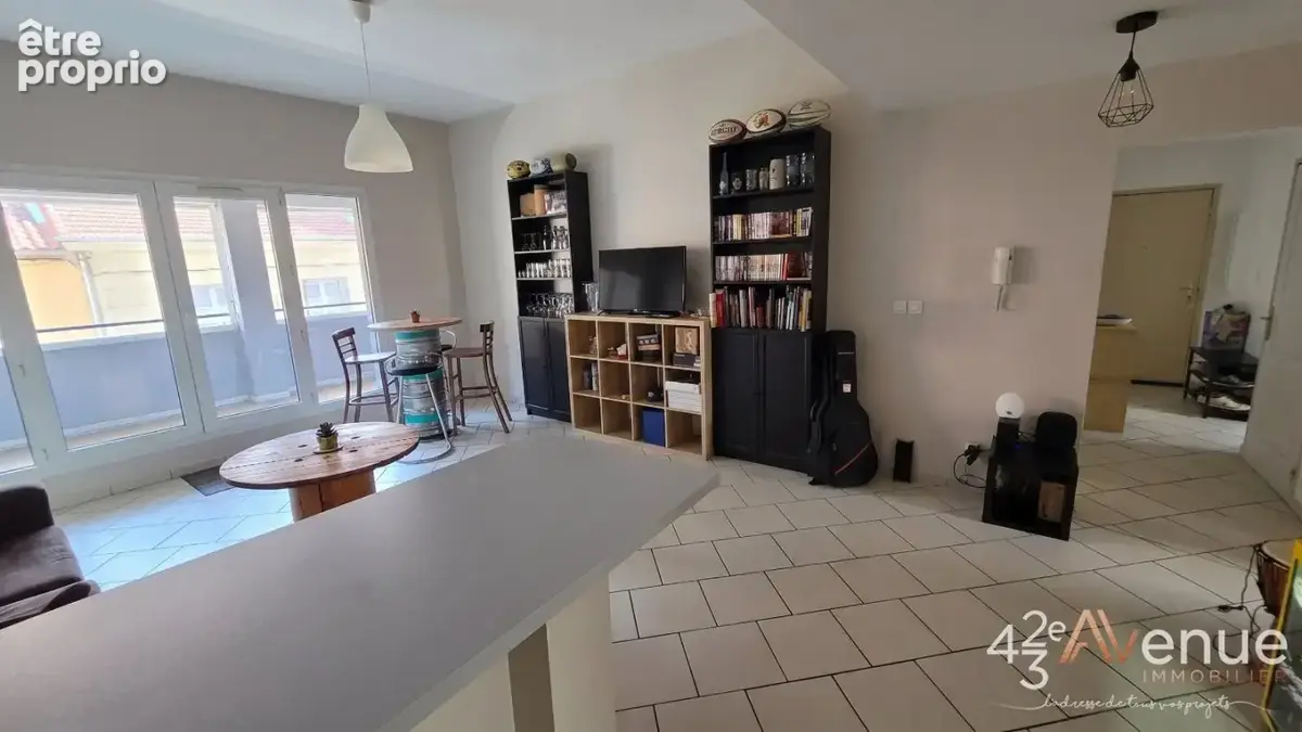 Appartement 65 m² à Saint-Etienne  - photo 3
