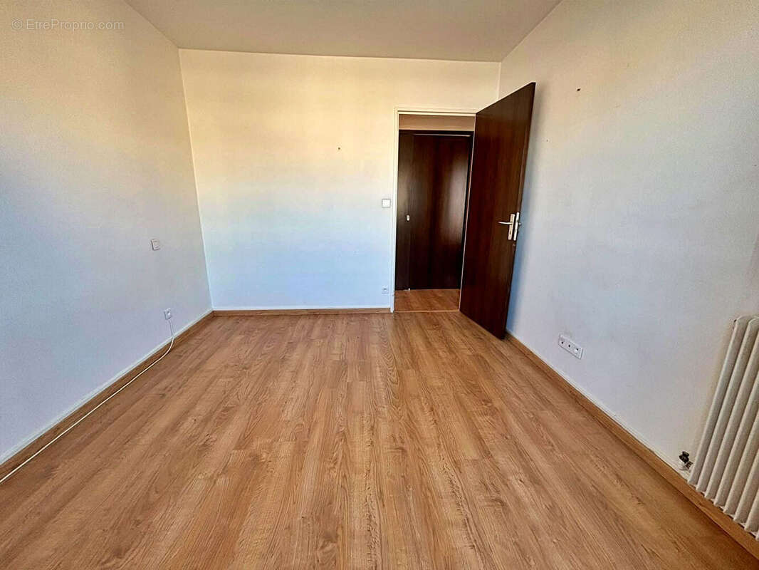 Appartement t4 91 m² le coteau - photo 10