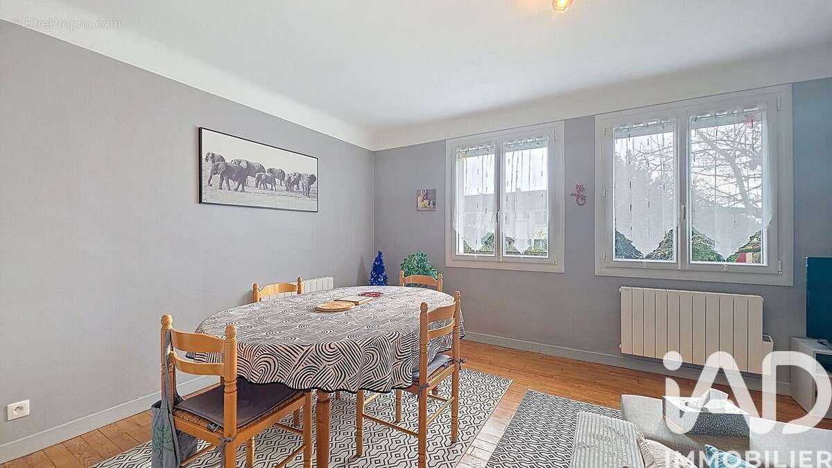 Photo 2 - Maison à YZEURE