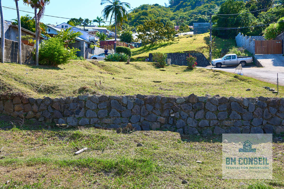 Terrain à ENTRE-DEUX