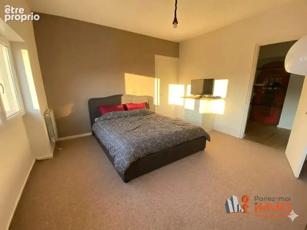 VAULX-MILIEU – Charme des années 50 au coeur du village - photo 9