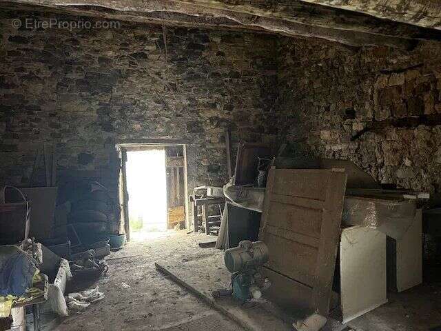 Maison à POUJOLS