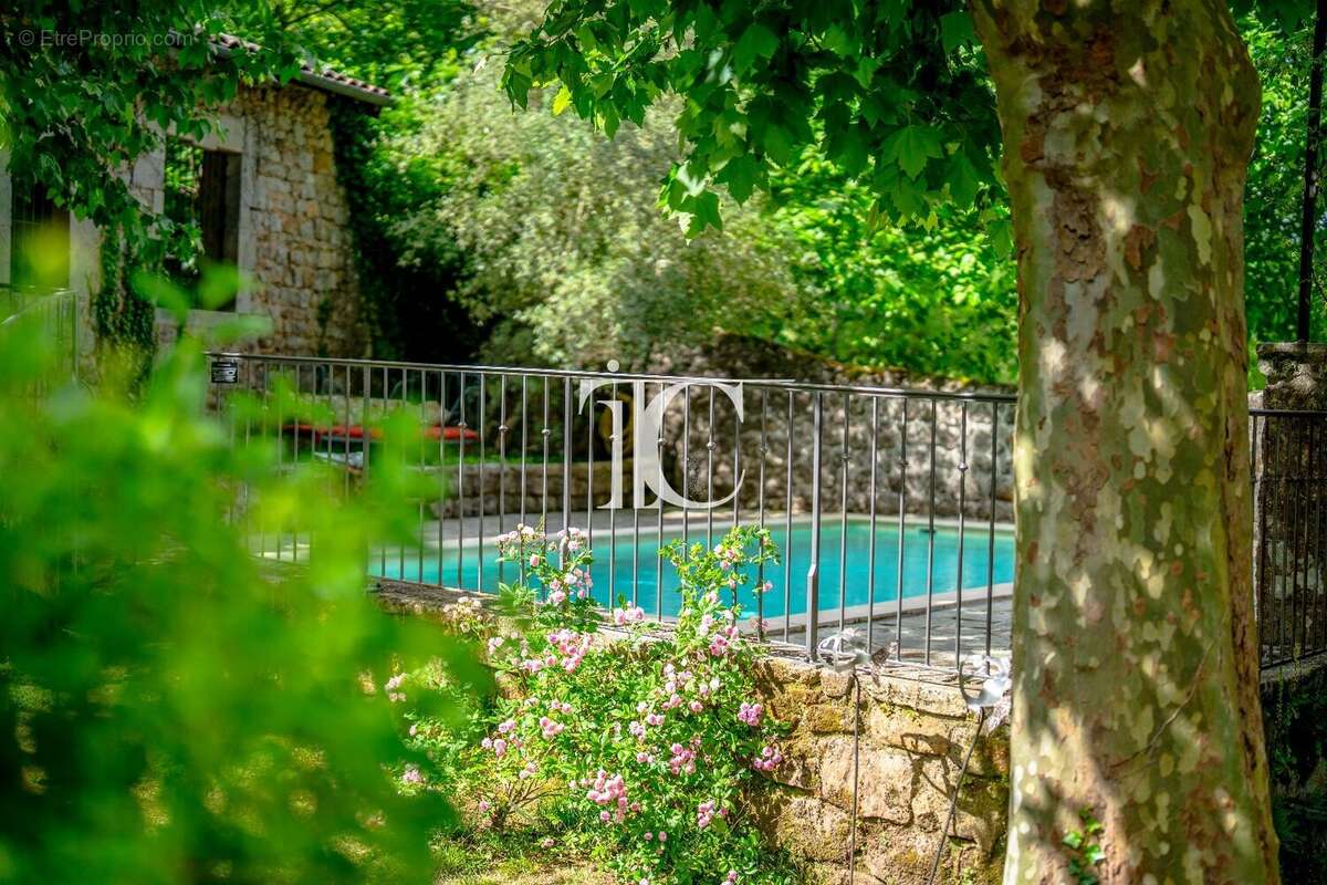 Maison à VINEZAC
