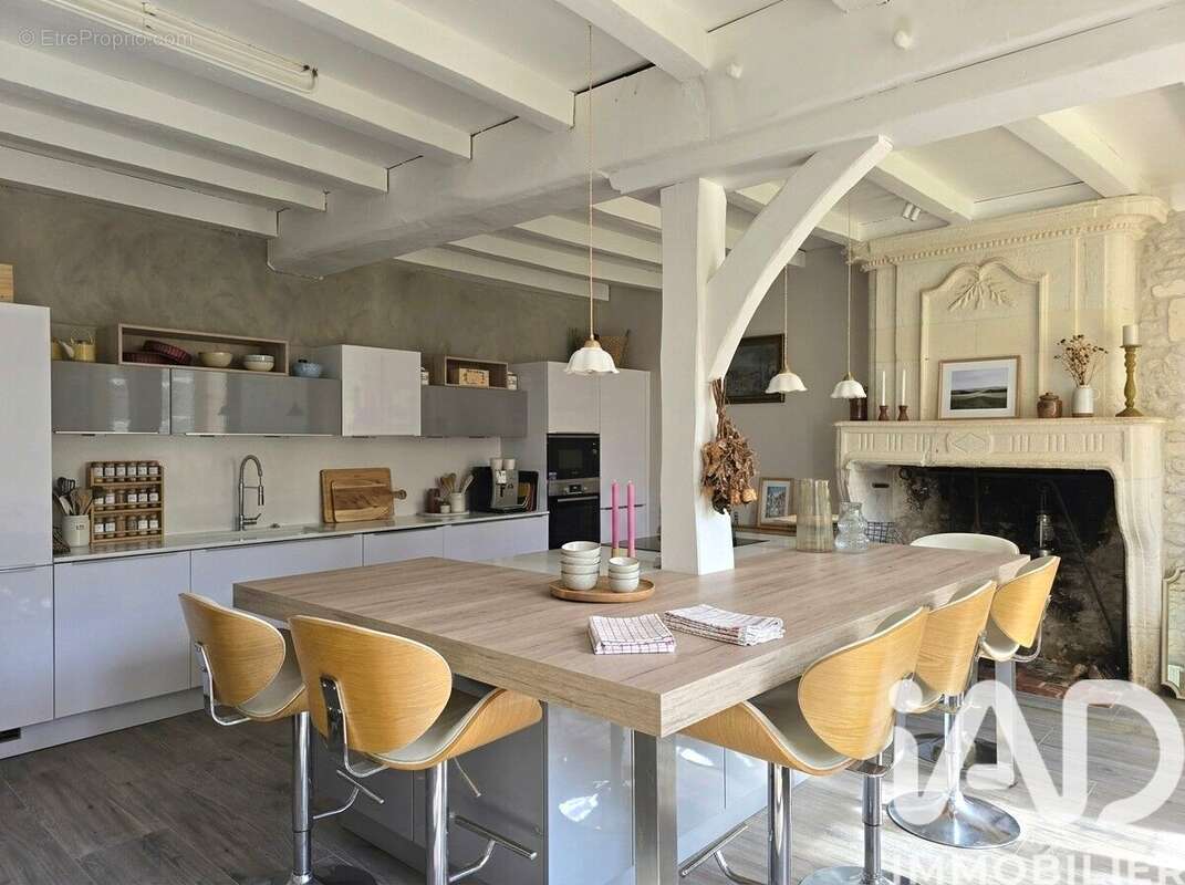Maison 186 m² à Angeac-Champagne  - photo 7
