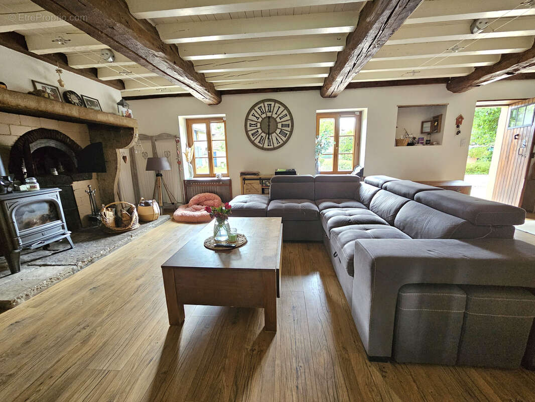 Maison à SAINT-PRIEST-BRAMEFANT