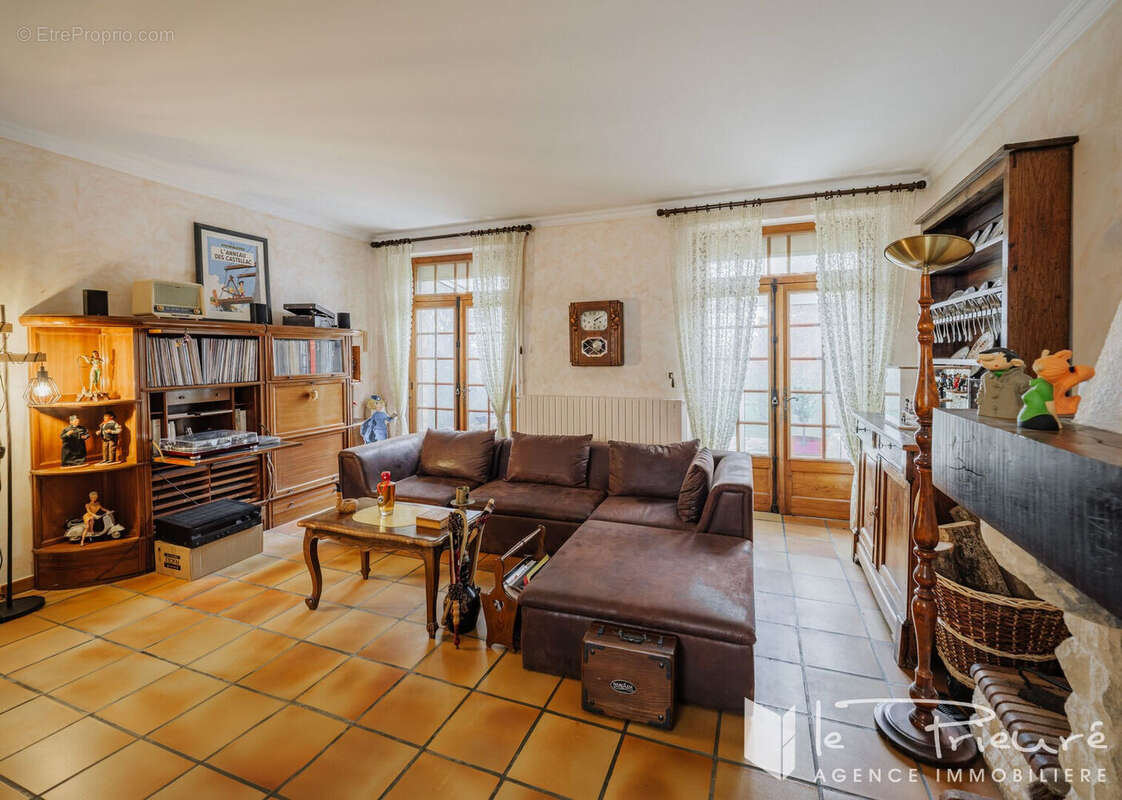 Maison à MIRANDOL-BOURGNOUNAC