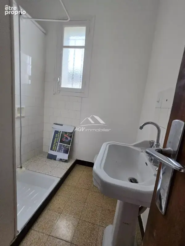 Maison avec deux logements et terrain constructible - photo 5